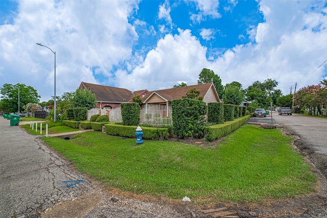 7833 Narcissus St, Houston, TX 77012 - view of front facade
