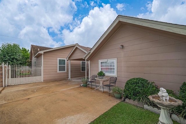 7833 Narcissus St, Houston, TX 77012 - back of house featuring a patio area