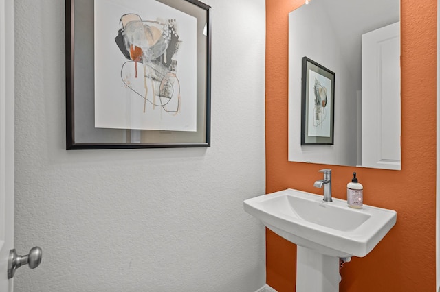 10502 William Park Dr, Missouri City, TX 77459 - bathroom with a sink