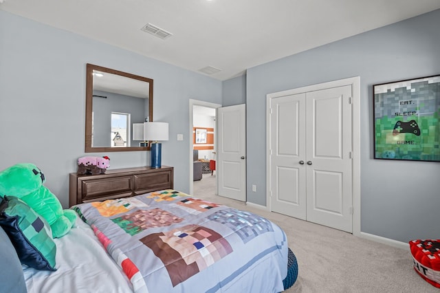 10502 William Park Dr, Missouri City, TX 77459 - carpeted bedroom with a closet and baseboards