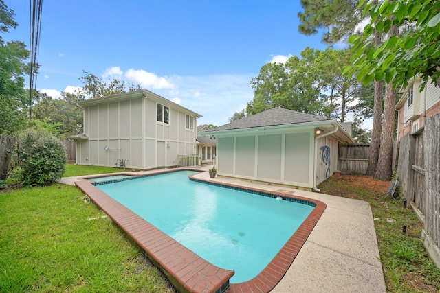 5135 Loch Lomond Dr, Houston, TX 77096 - view of swimming pool with a fenced backyard