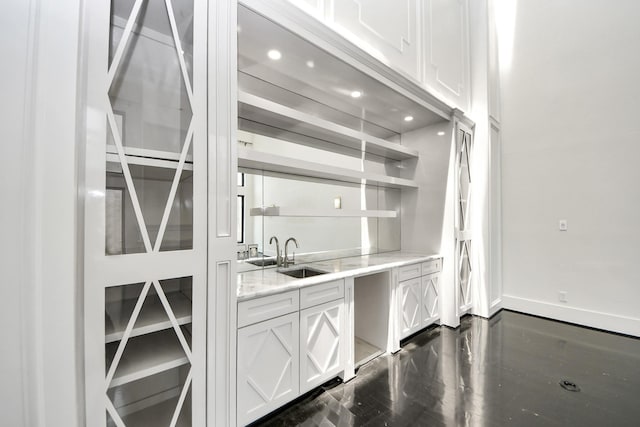 1425 Nantucket Dr Unit G, Houston, TX 77057 - indoor wet bar featuring dark wood-style floors and recessed lighting