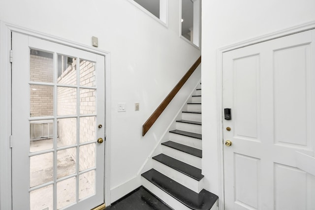 1425 Nantucket Dr Unit G, Houston, TX 77057 - entryway featuring stairway and plenty of natural light