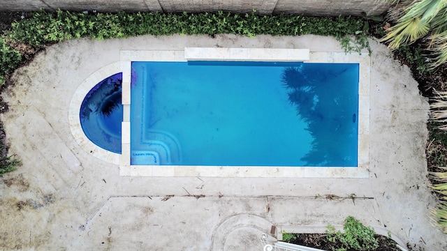 1425 Nantucket Dr Unit G, Houston, TX 77057 - view of swimming pool