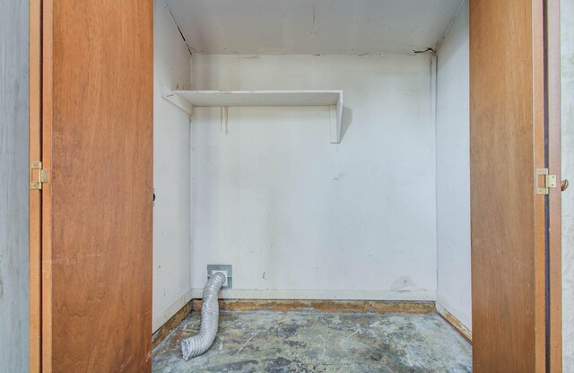 4310 Busiek St, Houston, TX 77022 - view of laundry area