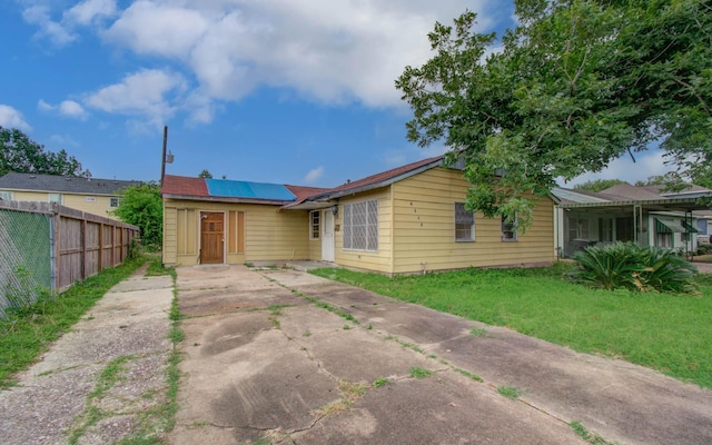 4310 Busiek St, Houston, TX 77022 - view of front of house with concrete driveway