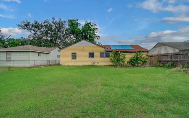 4310 Busiek St, Houston, TX 77022 - view of fenced backyard