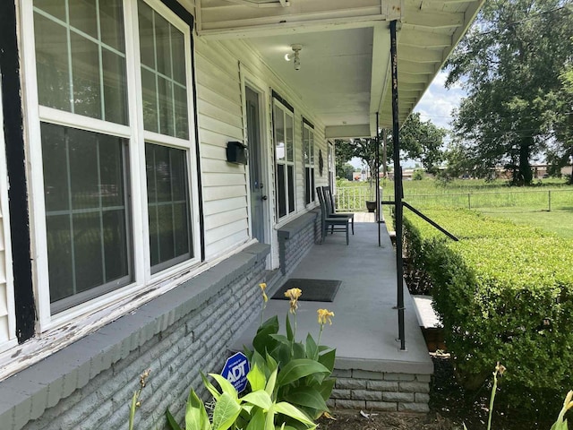1305 E Goliad Ave, Crockett, TX 75835 - view of covered porch