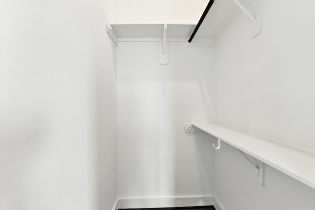 3913 Hare St, Houston, TX 77020 - view of walk in closet