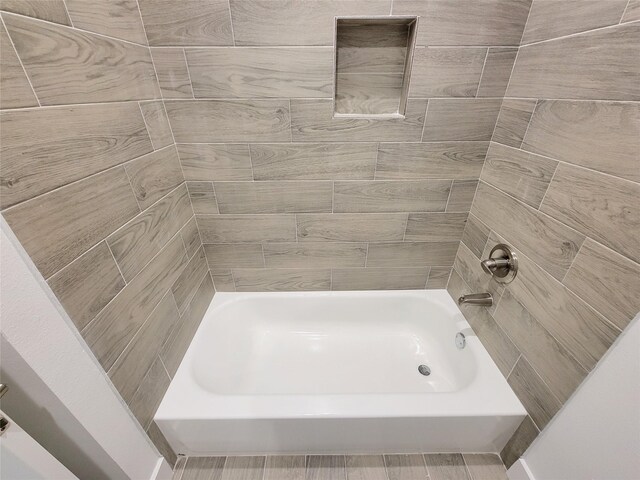 6735 Cohn St, Houston, TX 77091 - full bath with shower / tub combination