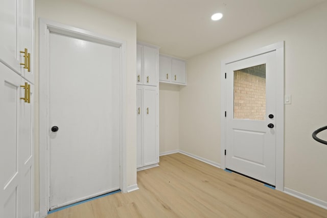 3351 S Sutton Sq, Stafford, TX 77477 - entrance foyer featuring light wood-style flooring and recessed lighting