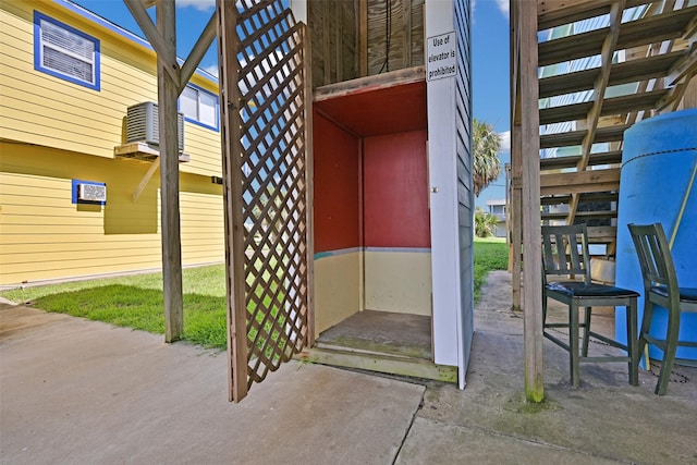 206 Galleon Dr, Freeport, TX 77541 - property entrance