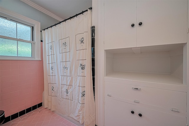 826 Heights Blvd, Houston, TX 77007 - bathroom with crown molding, tile patterned flooring, tile walls, and a shower with shower curtain