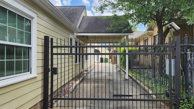 826 Heights Blvd, Houston, TX 77007 - view of gate