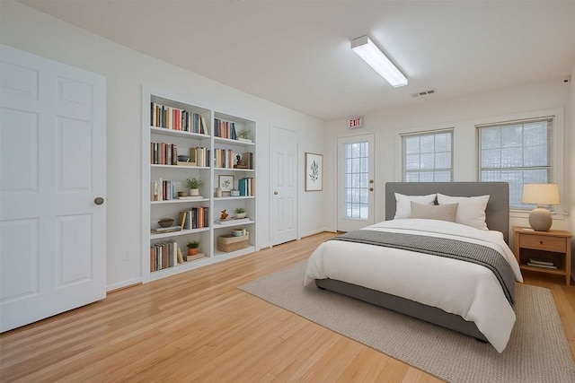 826 Heights Blvd, Houston, TX 77007 - bedroom featuring light wood finished floors