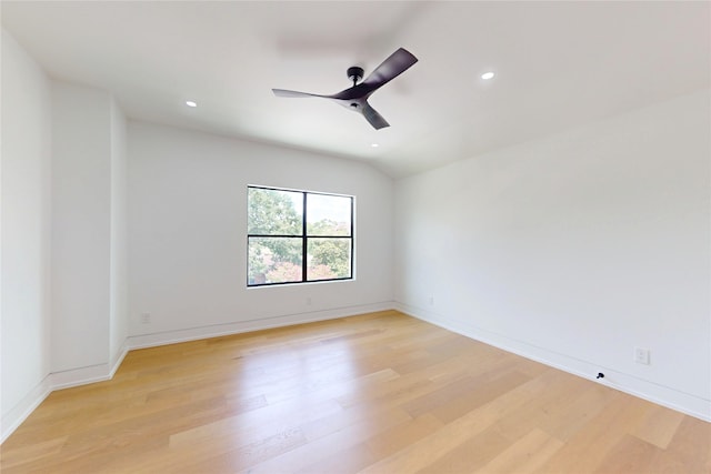 5055 Yarwell Dr, Houston, TX 77096 - unfurnished room with light wood-style flooring, recessed lighting, ceiling fan, and vaulted ceiling
