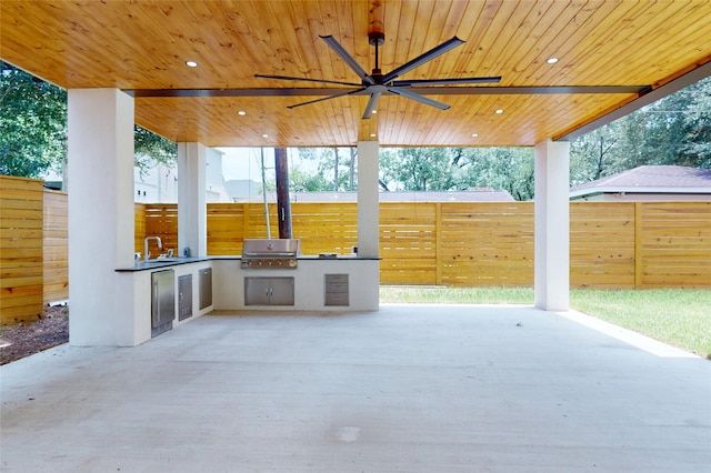 5055 Yarwell Dr, Houston, TX 77096 - view of patio / terrace featuring exterior kitchen and ceiling fan