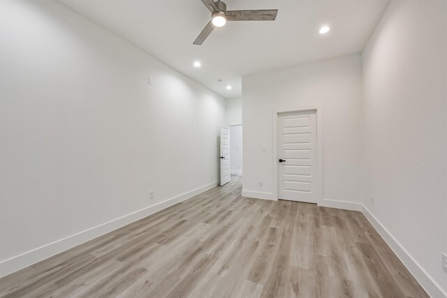 613 Melbourne St, Houston, TX 77022 - unfurnished room with light wood-style floors, a ceiling fan, and recessed lighting