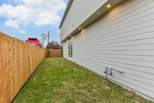613 Melbourne St, Houston, TX 77022 - view of fenced backyard