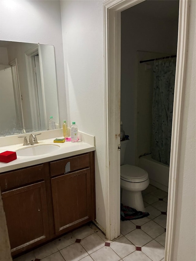 7831 Terra Cotta Dr, Houston, TX 77040 - bathroom featuring vanity, tile patterned flooring, and shower / tub combo with curtain