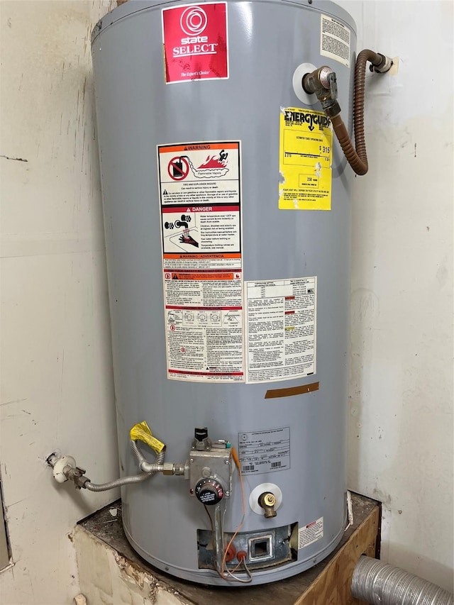 7831 Terra Cotta Dr, Houston, TX 77040 - utility room featuring gas water heater