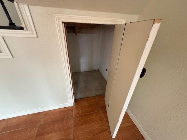 5914 Foresthaven Dr, Houston, TX 77066 - hallway with baseboards