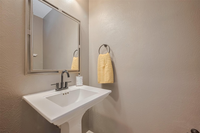 5403 Round Hollow Ct, Katy, TX 77494 - bathroom with a textured wall