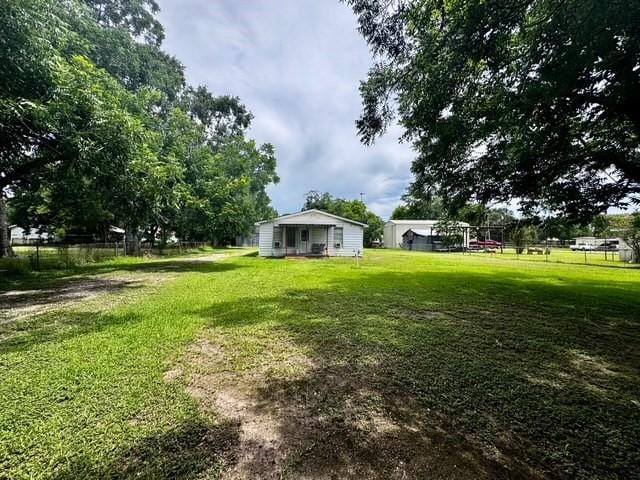2803 Horn Rd, Bay City, TX 77414 - view of yard
