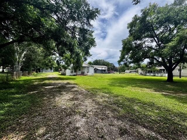 2803 Horn Rd, Bay City, TX 77414 - view of yard