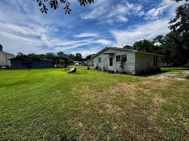 2803 Horn Rd, Bay City, TX 77414 - view of green lawn