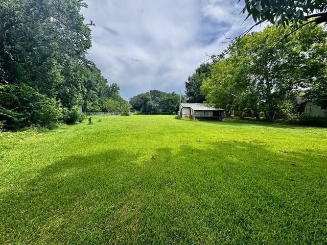 2803 Horn Rd, Bay City, TX 77414 - view of grassy yard