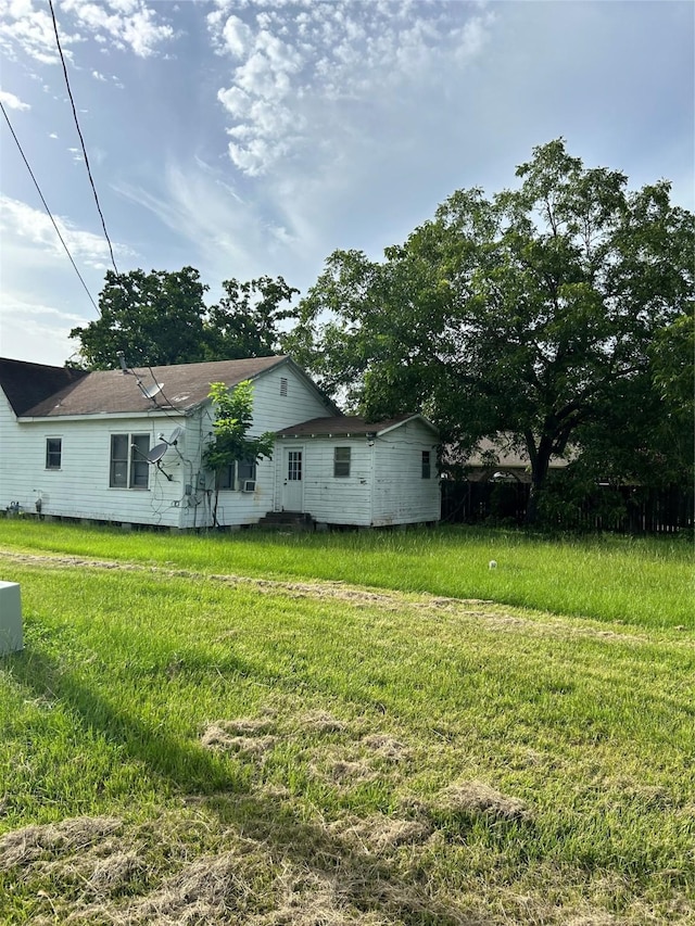 1246 5th St, Hempstead, TX 77445 - view of green lawn