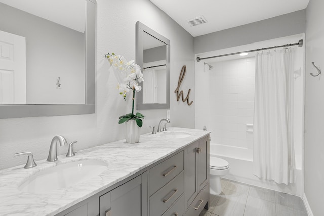 3423 Velasco Ct, Missouri City, TX 77459 - full bath featuring double vanity and shower / bath combination with curtain