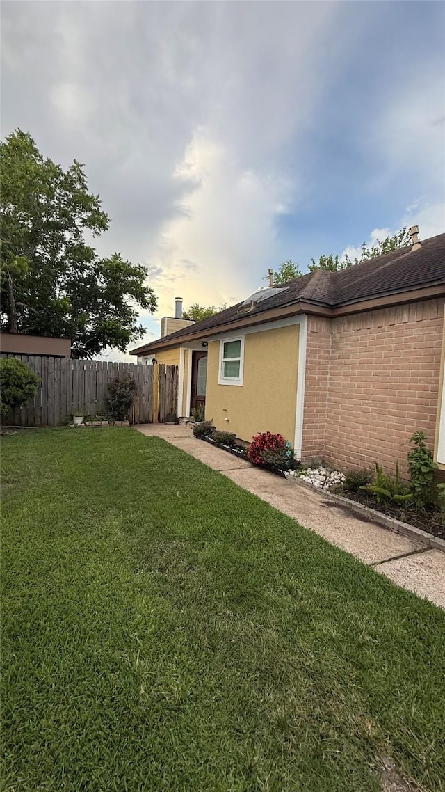 6018 Beaconridge Dr, Houston, TX 77053 - view of yard