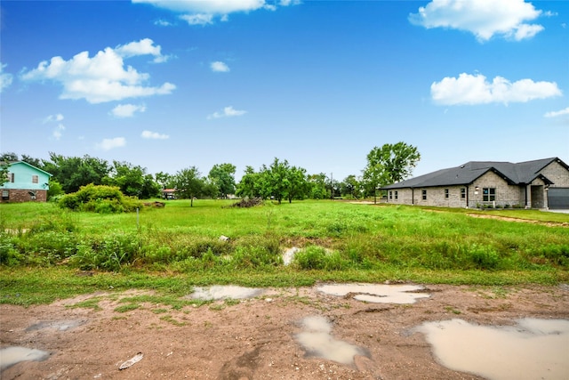 605 Lily St, Waller, TX 77484