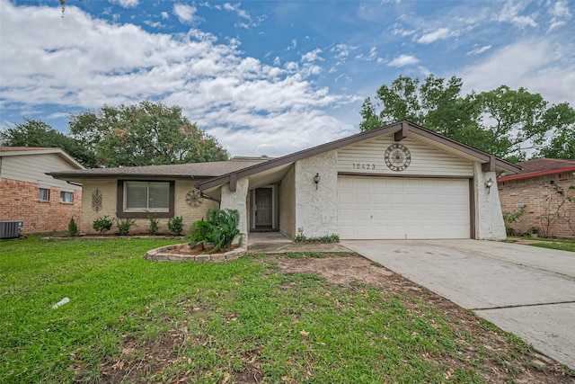 10423 Rancho Bernardo Ln, Sugar Land, TX 77498 - ranch-style home with an attached garage, concrete driveway, a front lawn, and brick siding