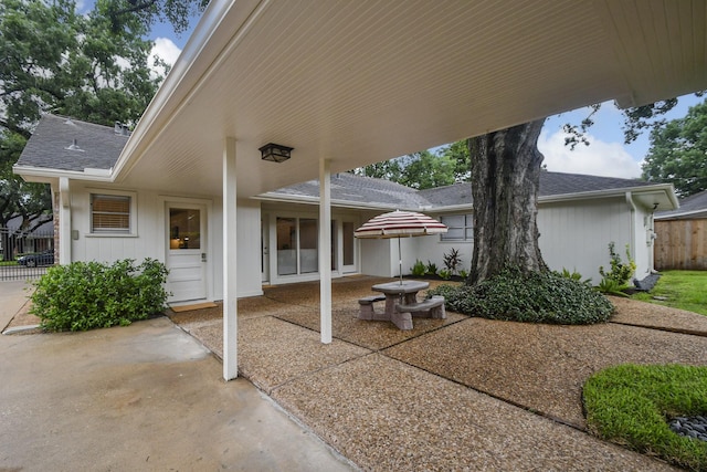 10035 Ella Lee Ln, Houston, TX 77042 - view of patio / terrace