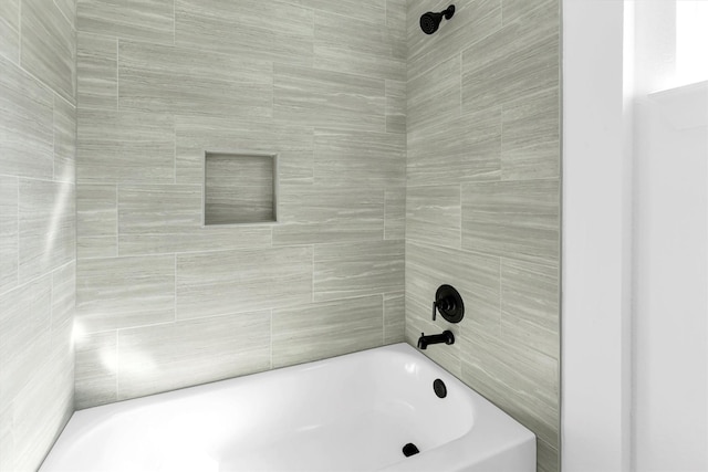 1005 Lake View Dr, Montgomery, TX 77356 - bathroom featuring washtub / shower combination