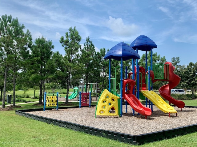 3614 Bonnie Bend Ln, Katy, TX 77494 - communal playground with a lawn