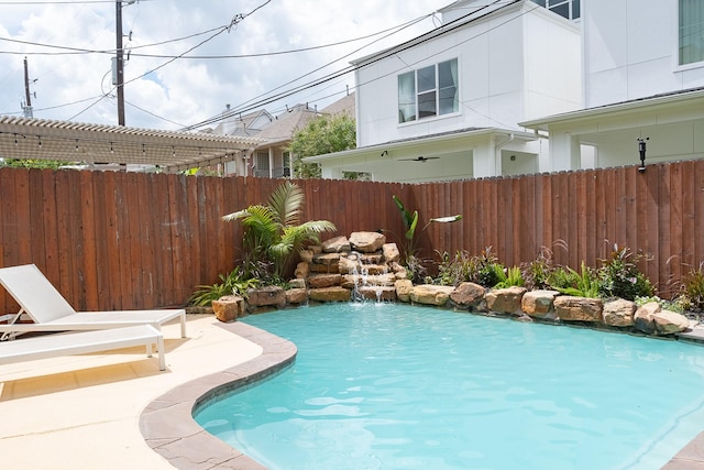 5346 Mcculloch Cir, Houston, TX 77056 - view of swimming pool with a fenced backyard