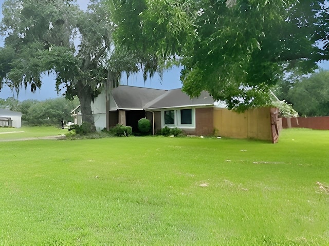 288 Twin Lakes Blvd W, West Columbia, TX 77486 - view of front facade