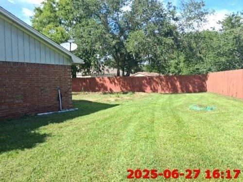 288 Twin Lakes Blvd W, West Columbia, TX 77486 - view of fenced backyard