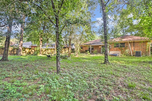 1015 Stevens Ave, Conroe, TX 77301 - view of yard