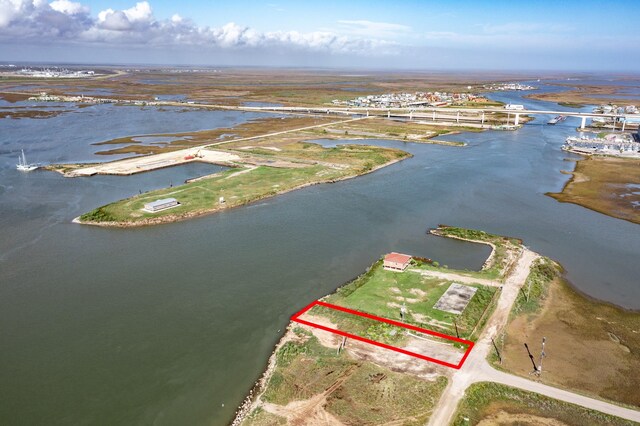 626 Canal Dr, Surfside Beach, TX 77541 - photo 4