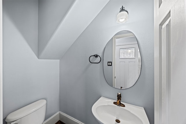 1773 Aden Dr, Houston, TX 77003 - half bathroom featuring a sink and toilet