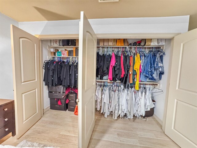 2905 Baer St Unit 6, Houston, TX 77020 - view of closet