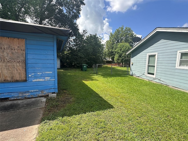 7706 Claiborne St, Houston, TX 77016 - view of green lawn