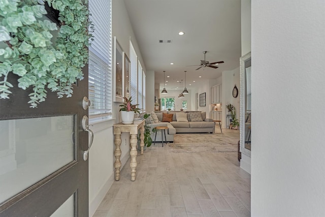 454 Glacier Pass, Montgomery, TX 77316 - lobby with recessed lighting