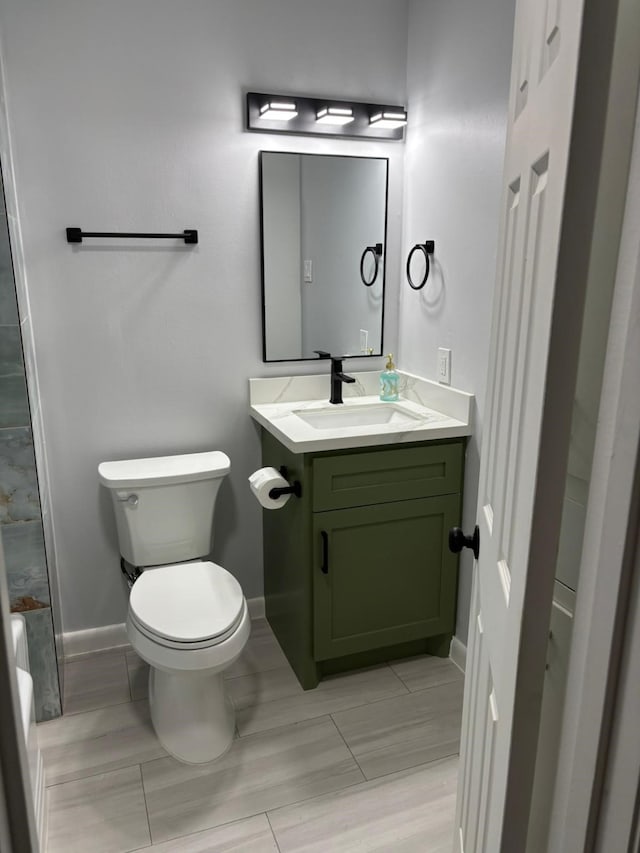 3706 Galway Ln, Houston, TX 77080 - full bathroom featuring vanity and toilet
