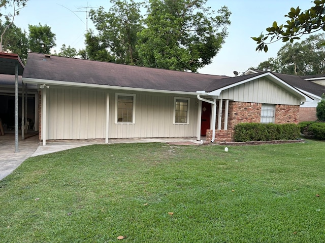 3706 Galway Ln, Houston, TX 77080 - single story home with an attached carport, a front lawn, and brick siding